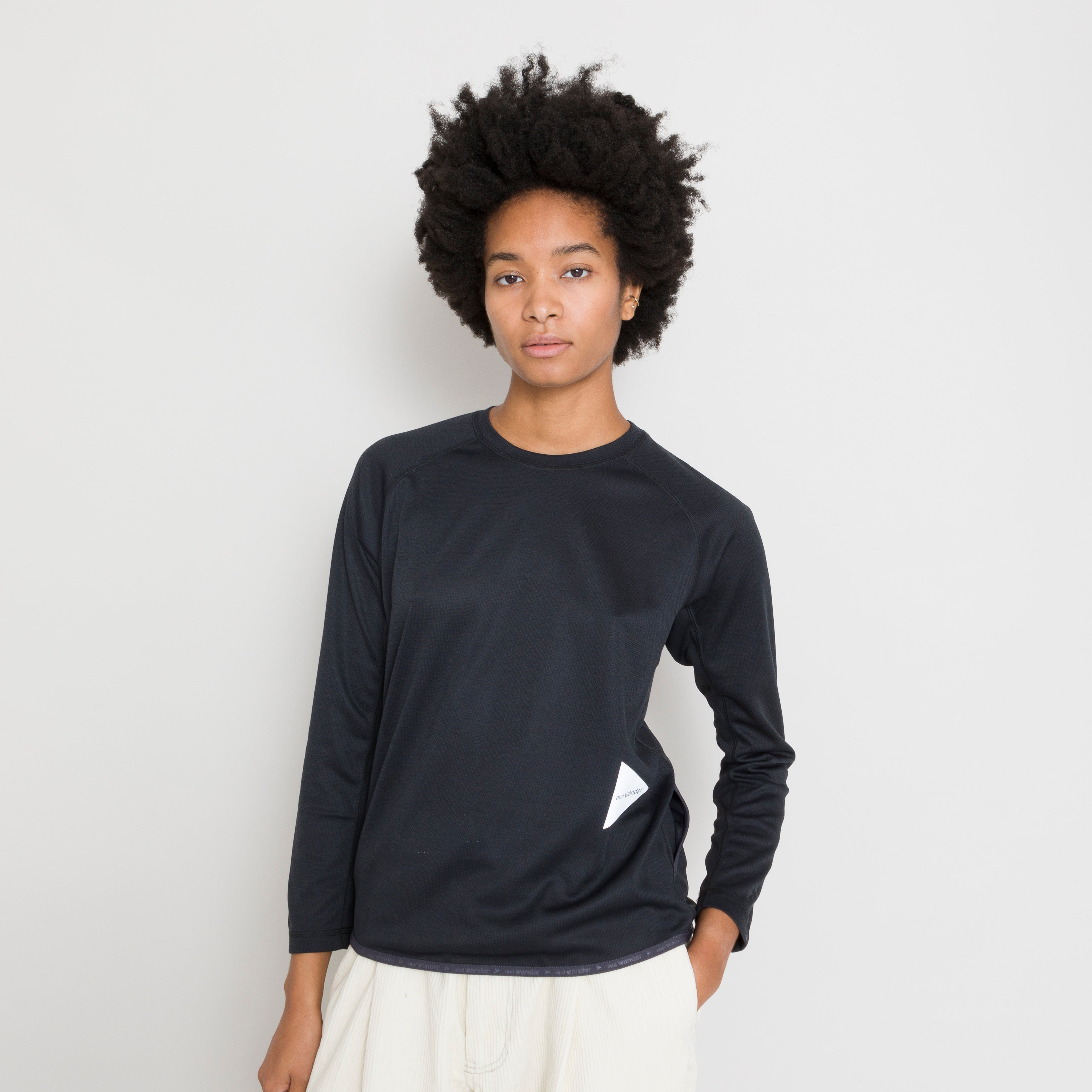 AND WANDER - 28 Power Dry Jersey Raglan T - Black